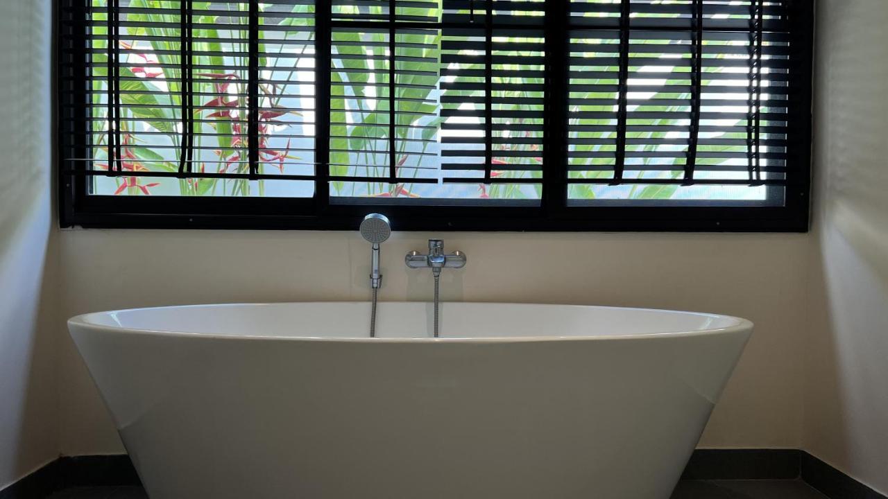 Plunge Tropic Villas 2 Naiharn Rawai Dış mekan fotoğraf