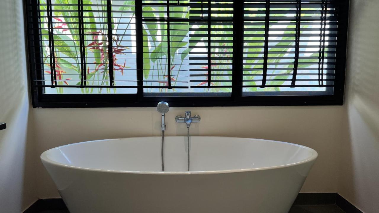 Plunge Tropic Villas 2 Naiharn Rawai Dış mekan fotoğraf